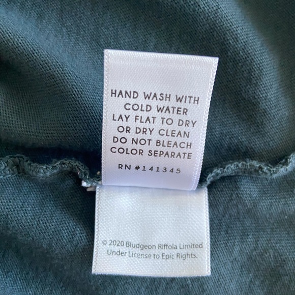 Daydreamer Def Leppard Crop Long Sleeve Tee - Picture 9 of 9